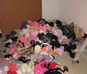 廣西玉林抓獲一偷內(nèi)衣色魔 多達(dá)2000多件 廣西玉林抓獲一偷內(nèi)衣色魔 多達(dá)2000多件