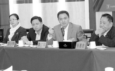 李紅軍參加信宜等地代表團討論指出 :干部要勇于擔責 各地要錯位發(fā)展 李紅軍參加信宜等地代表團討論指出 :干部要勇于擔責 各地要錯位發(fā)展